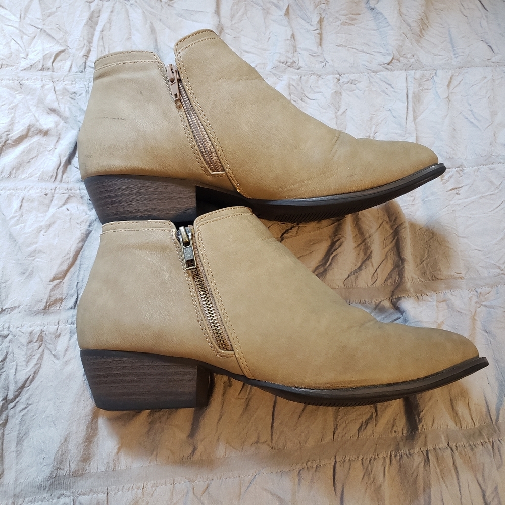 JBU Jambu Women Heeled Truimph Tan/Taupe Ankle Boots W/zip Size 11 - Picture 4 of 14